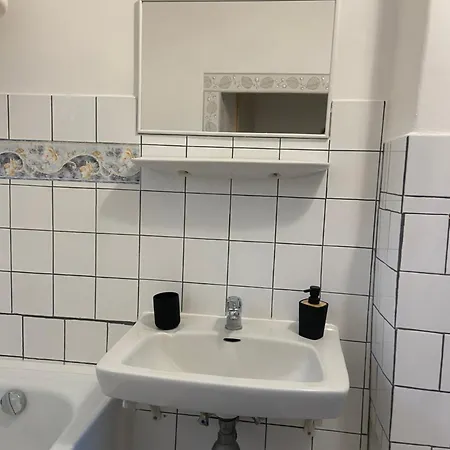 Kollar *